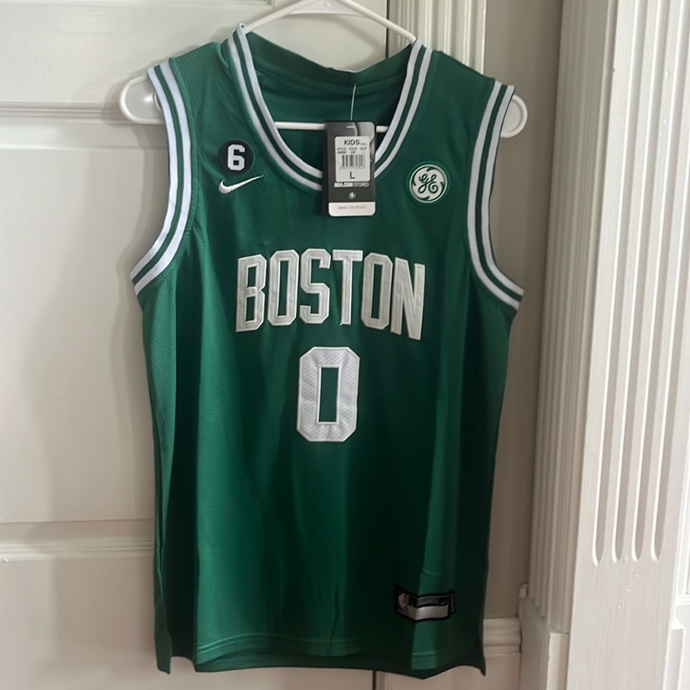 Boston Celtics Tatum Jersey boys L NWT